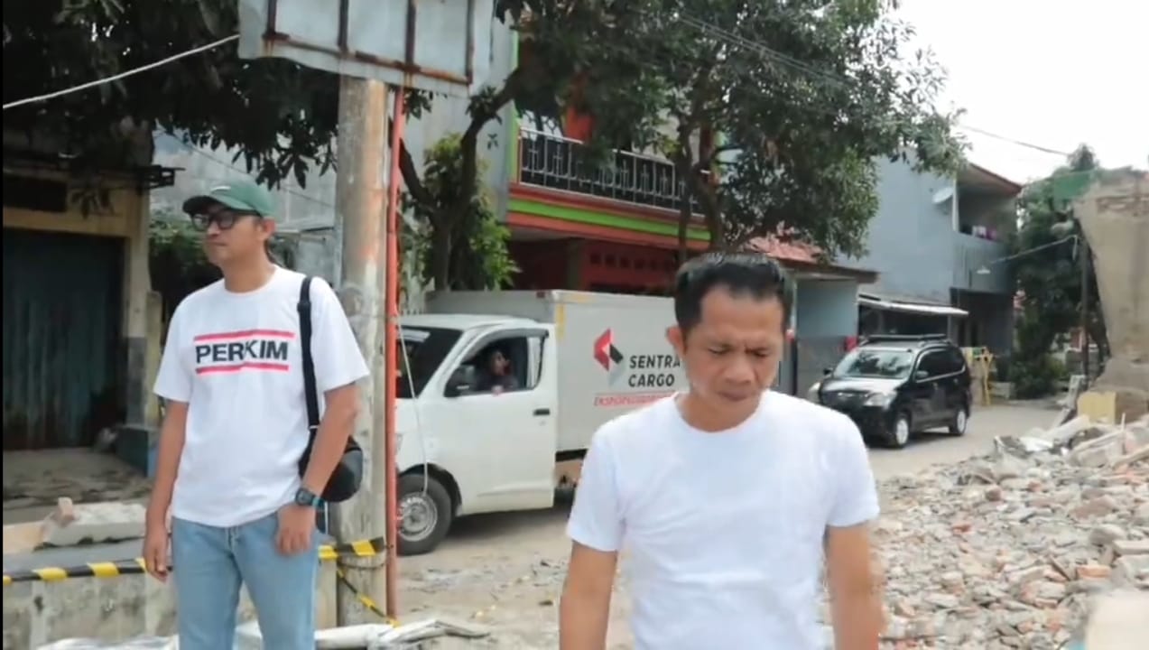 Bupati Purwakarta, Semprot Supirnya Karena Parkir Sembarangan