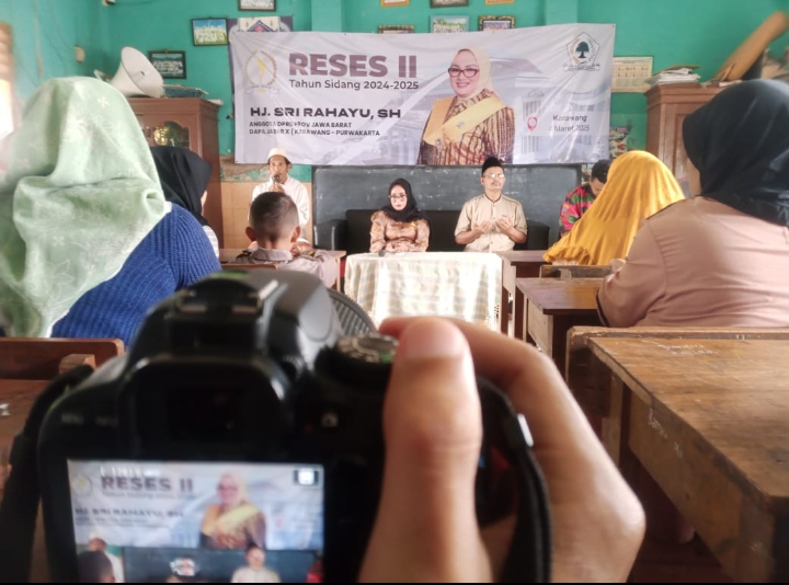 Gelar Reses Masa Sidang II Tahun 2024 – 2025, Hj. Sri Rahayu Tampung Aspirasi Warga Kampung Poponcol Kaler