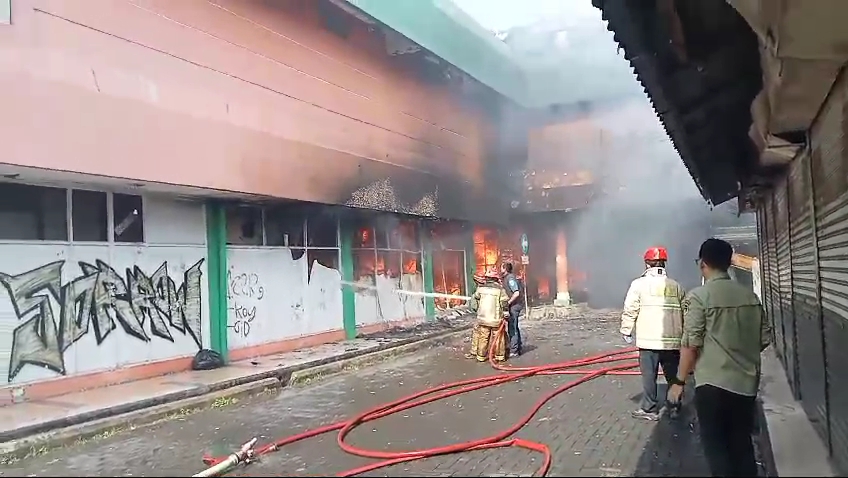 Pasar Juma’ah Purwakarta Kebakaran, Diduga Akibat Konsleting Listrik