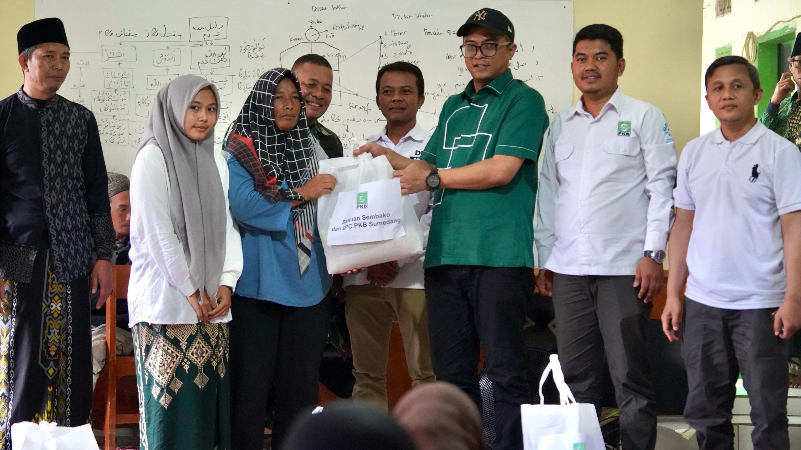Ketua DPC PKB Sumedang Tinjau Kerusakan Madrasah Akibat Puting Beliung di Pamulihan