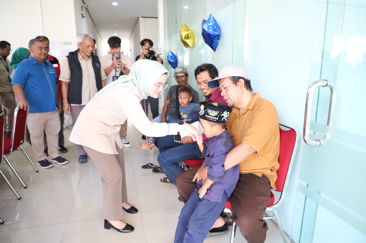 Jelang HUT ke-50, Pupuk Kujang Gelar Sunatan Massal