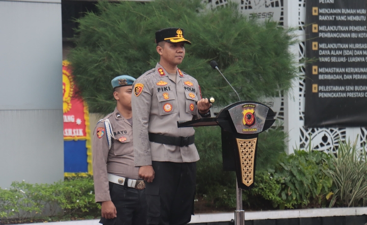Kapolres Karawang Pimpin Upacara Sertijab Wakapolres, Kabag Ops, dan Sejumlah Kapolsek