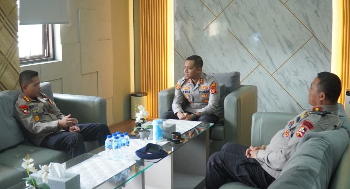 Komandan Resimen 4 Paspelopor Sambangi Mako Polres Karawang