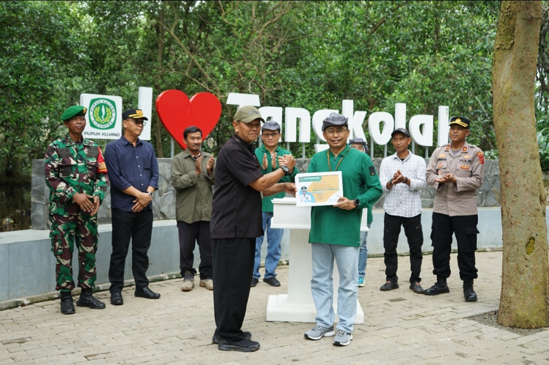 Pupuk Kujang Dukung Konservasi Mangrove di Pesisir Karawang