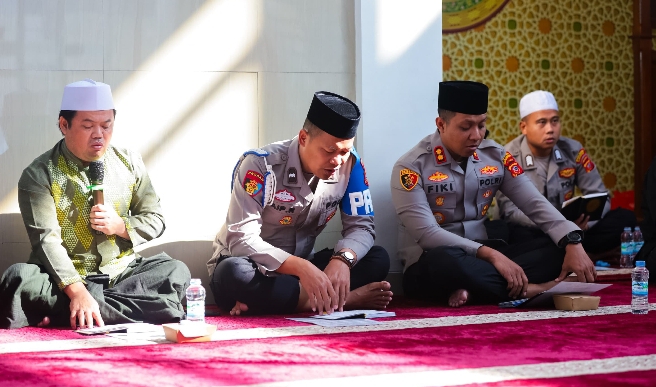 Polres Karawang Gelar Binrohtal Rutin untuk Tingkatkan Keimanan Personel
