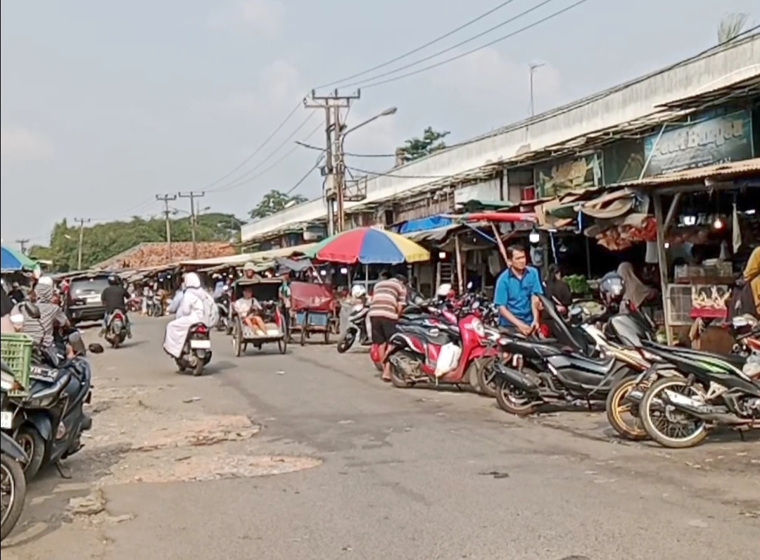 Pedagang K-5 Dirugikan, Penertiban Pasar Cikampek Tidak Jelas