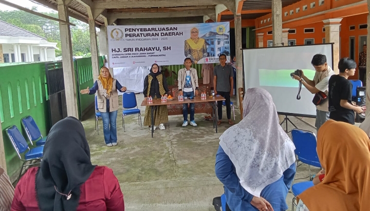 Sri Rahayu Paparkan Perda Jabar No. 3 Tahun 2021 Tentang Penyelenggaraan Perlindungan Anak ke Warga Desa Wanakerta