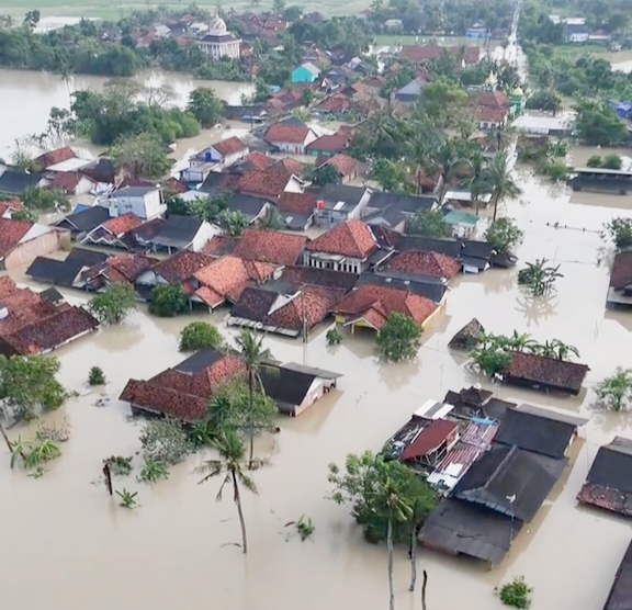Langganan Bencana Bajir di Teluk Jambe Barat Makin Parah