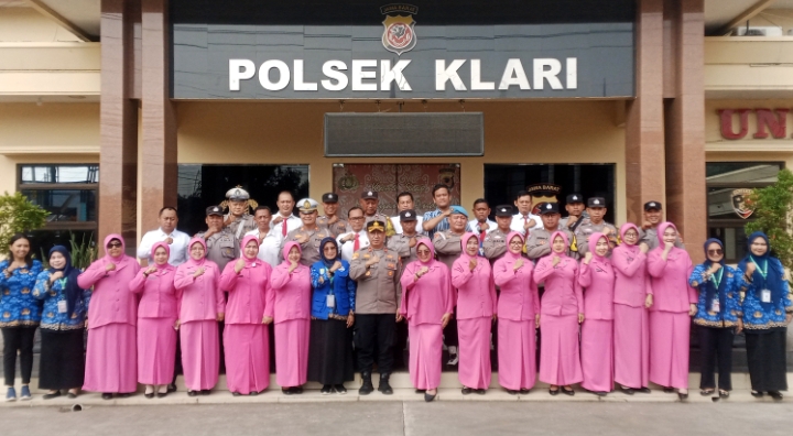 Polsek Klari Gelar Periksa Kesehatan Gratis, Diawali Kapolsek Dan Ketua Bhayangkari Ranting Klari