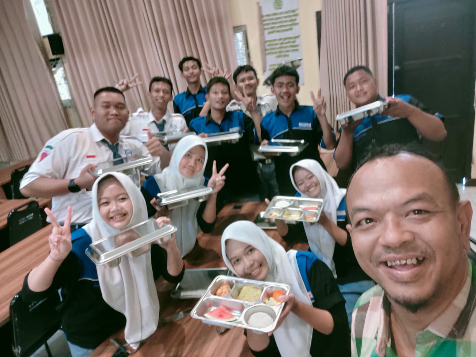 Lounching Program MBG, Yayasan Ar- Ridwan Cikampek Barat, Salurkan Ribuan Makan Bergizi