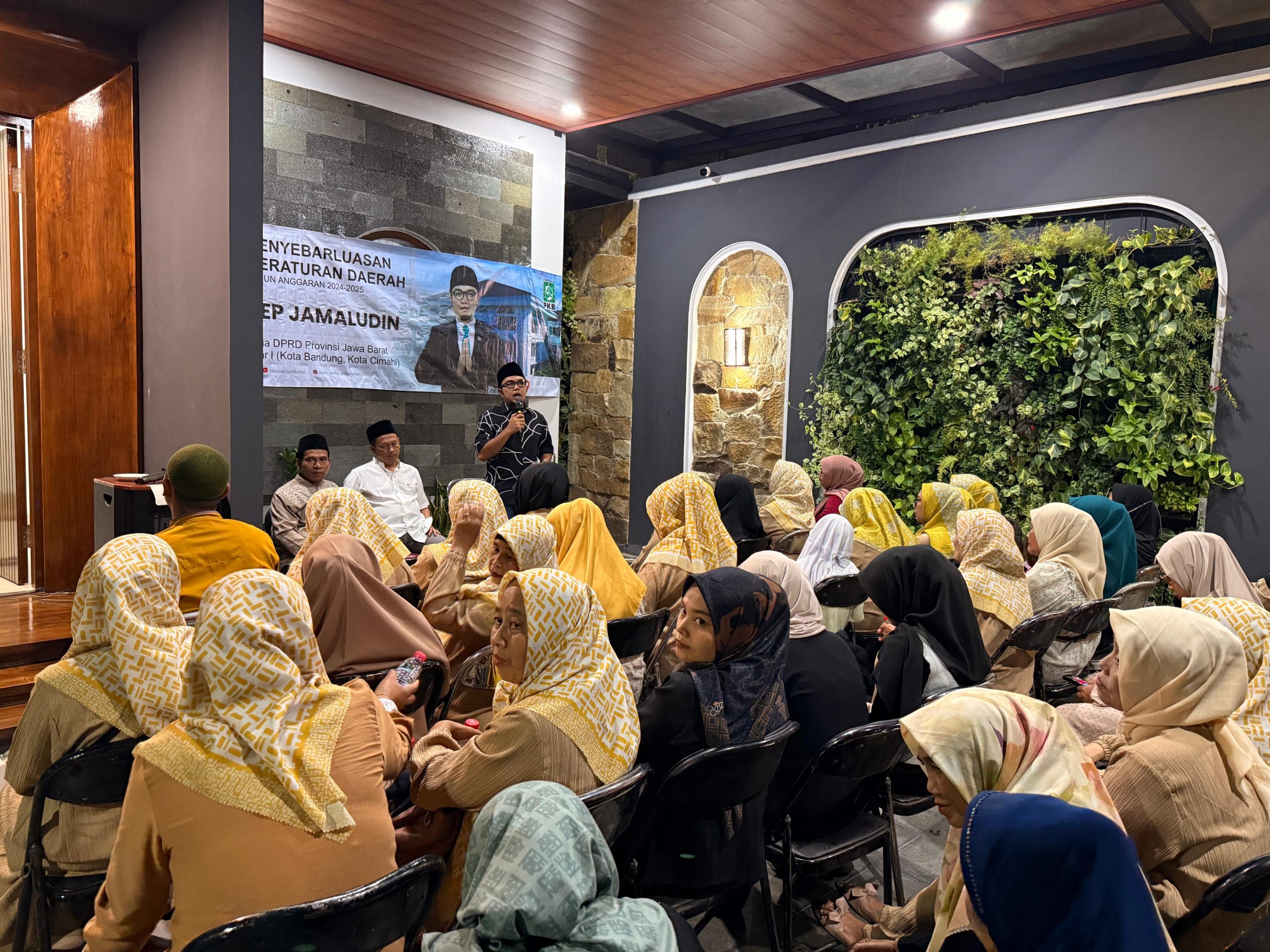 Acep Jamaludin Gelar Sosper No 1 Tahun 2021 di Cimahi, Pastikan Pesantren Tetap Jadi Prioritas