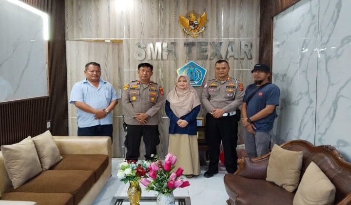 Kapolsek Klari Gelar Silaturahmi dan Penggalangan ke Sekolah SMK, Imbau Siswa Tak Terlibat Aksi Unjuk Rasa