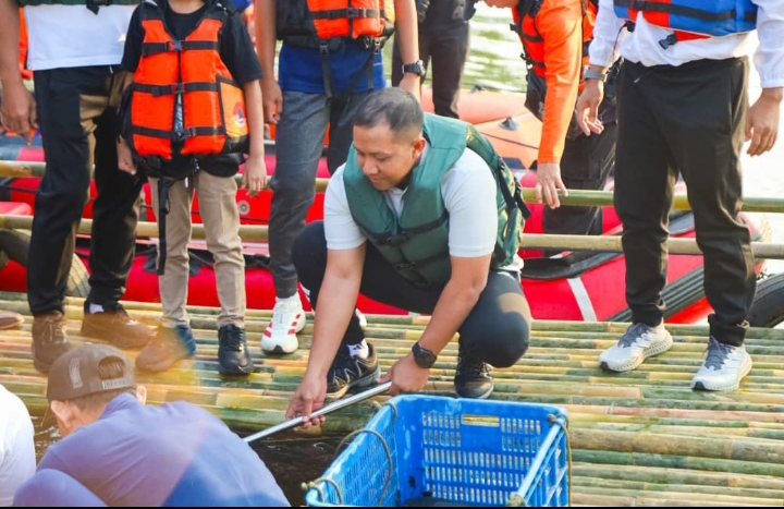 Mancing Gratis Meriahkan Hari Jadi Karawang ke-392, Ribuan Warga Antusias Ikuti Kegiatan