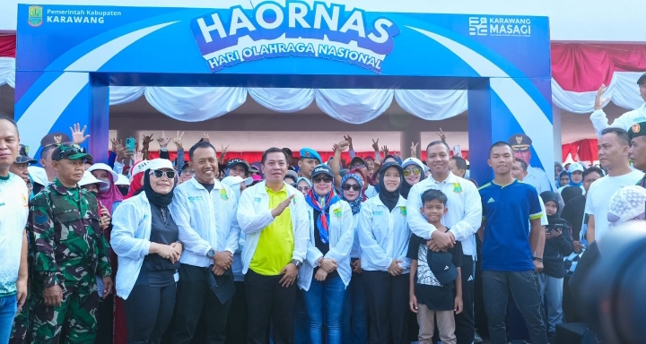 Polres Karawang Amankan Kegiatan HAORNAS dan Gerak Jalan dalam Kesetaraan Bersama Bupati Karawang