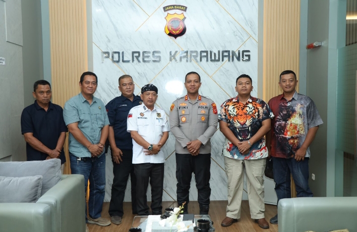Kapolres Karawang Jalin Silaturahmi dengan Ketua APDESI, Perkuat Sinergi Jaga Kondusivitas Wilayah