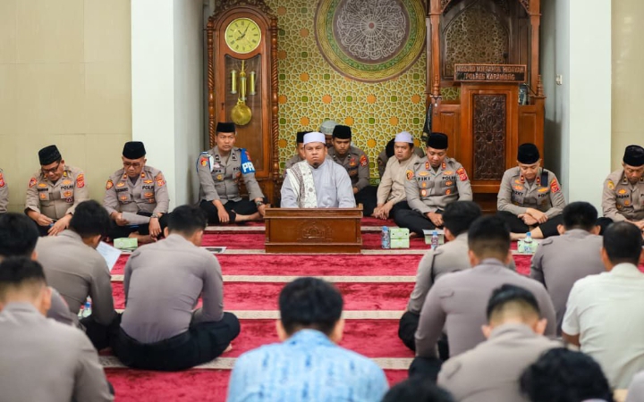 Personel Polres Karawang Gelar Kegiatan Binrohtal untuk Tingkatkan Keimanan dan Ketakwaan