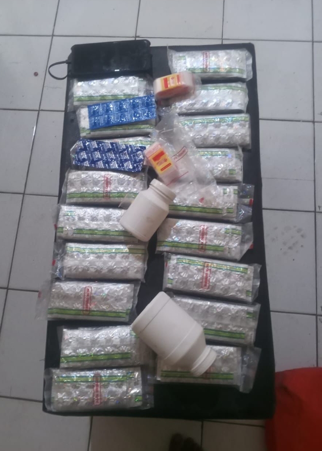 1.940 Butir Eksimer dan Tramadol Diamankan, Pemuda Cibuaya Ditangkap Polisi