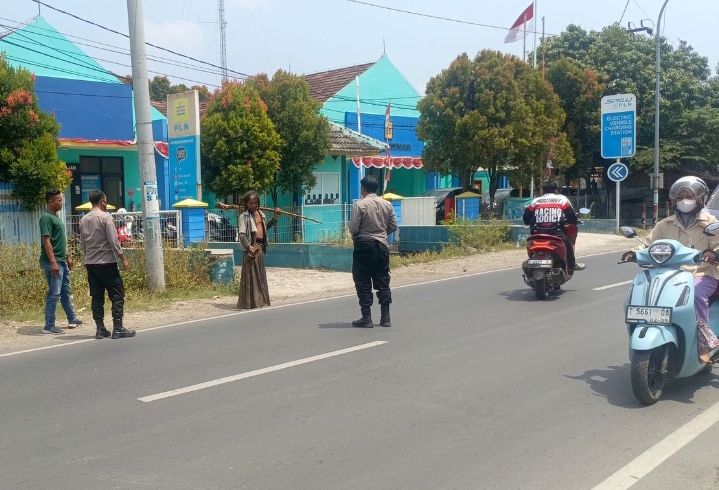 Cegah Kerawanan Polres Karawang Amankan ODGJ Bawa Sajam Usai Laporan masuk dari masyarakat