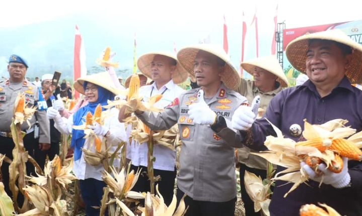 Prestasi Polda Jabar Dalam Mendukung Ketahanan Pangan Nasional Lewat Panen Raya Jagung