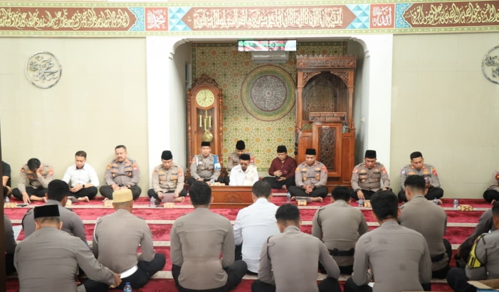 Polres Karawang Gelar Pembinaan Rohani Dan Mental Seluruh Personil