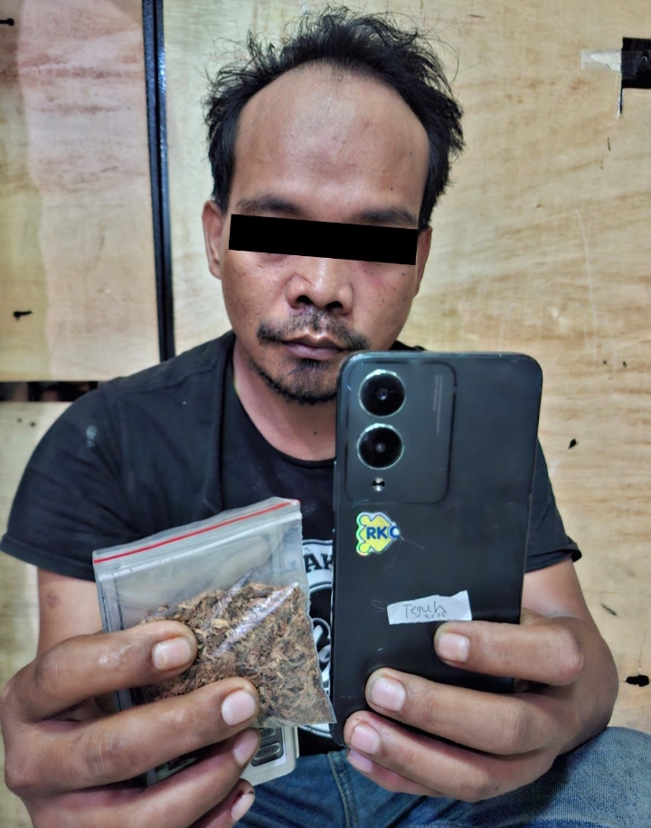 Satresnarkoba Karawang Bekuk Pengedar Tembakau Sintetis di Karawang Barat