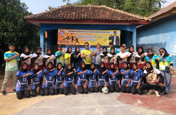 Karang Taruna Kecamatan Tempuran Gelar Open Turnamen Volly Putri Azis Cup 2025