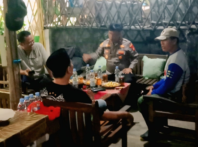 Polsek Klari Gelar Jumat Curhat, Pererat Silaturahmi Dengan Tokoh Masyarakat