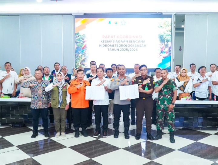 Kapolres Karawang Hadiri Rapat Koordinasi Kesiapsiagaan Bencana Hidrometeorologi Basah Tahun 2025/2026