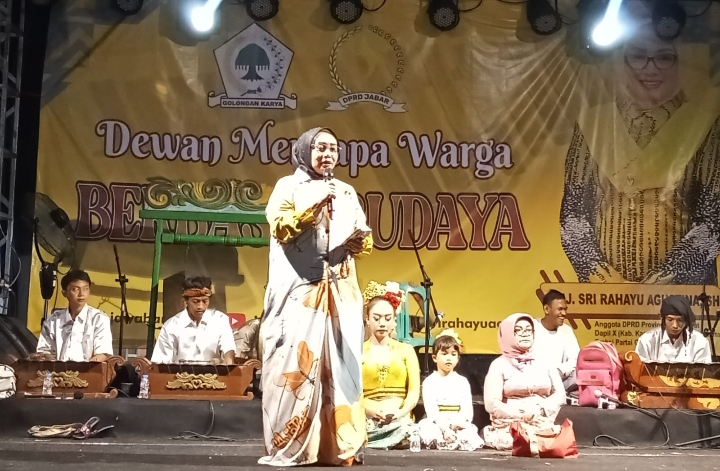 Kesenian Tradisional Calung dan Pencak Silat Hibur Masyarakat Karawang Kulon