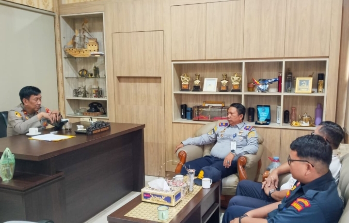 Dalam Rangka Silaturahmi Kamtibmas, Kapolsek Klari Terima Kunjungan Kerja UPTD Terminal Klari