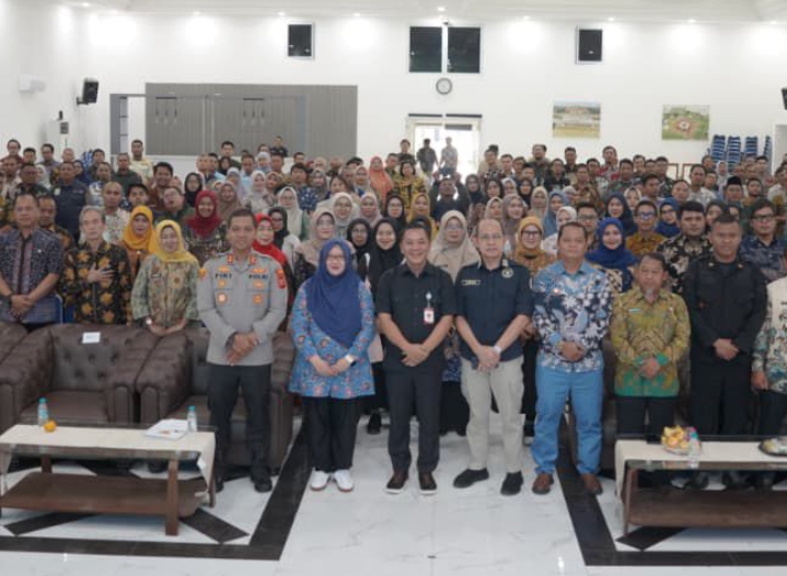 Kapolres Karawang Hadiri Monev Pengelolaan Pengaduan, Polres Karawang Raih Penghargaan Instansi Vertikal Terbaik