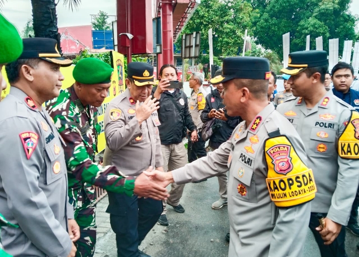 Kapolsek Klari Selaku Kapospam Amankan Kunker Kapolda Jabar Saat Pengecekan Pospam Nataru Rest Area KM-57