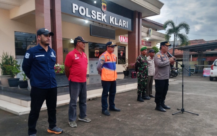 Polsek Klari Gelar Apel Gabungan Pengamanan Malam Tahun Baru 2026