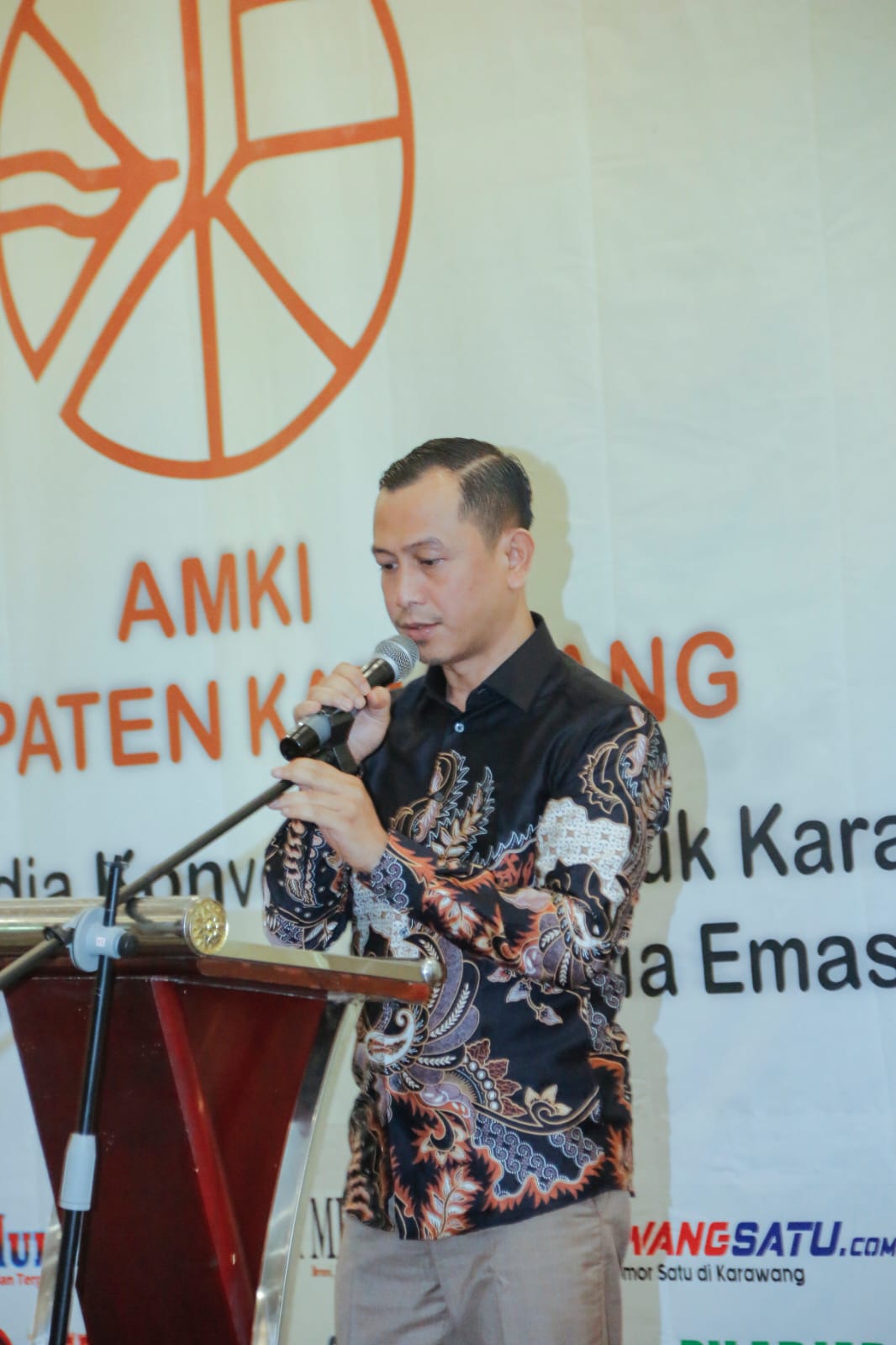 Dewan Penasihat AMKI, H. Erick Heryawan Dorong Media Berintegritas di Era Digital