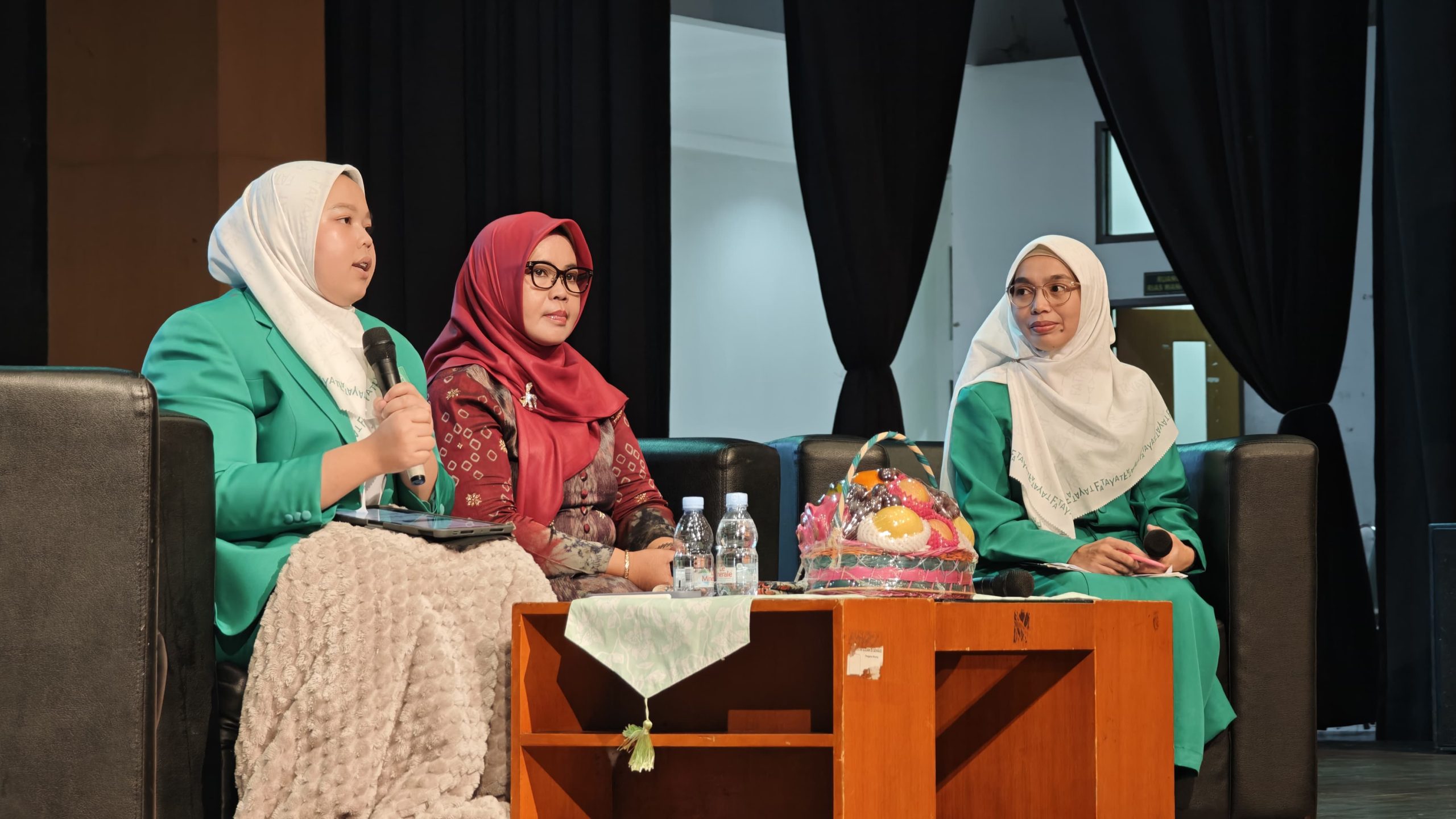 Humaira Tekankan Pentingnya Menjaga Masa Depan Anak Perempuan dalam Talkshow PC Fatayat NU Kabupaten Bandung