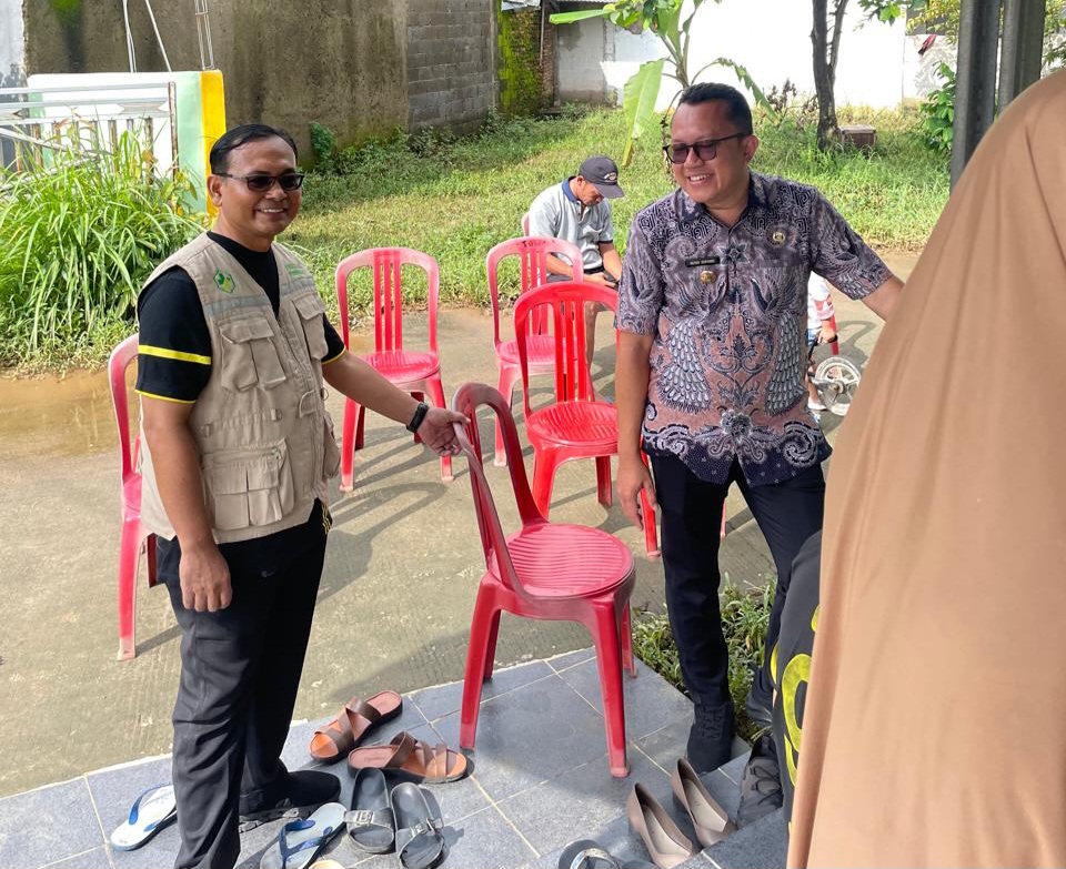 Puskesmas Keliling Diterjunkan, Camat Purwasari Pastikan Warga Sehat Pasca Banjir