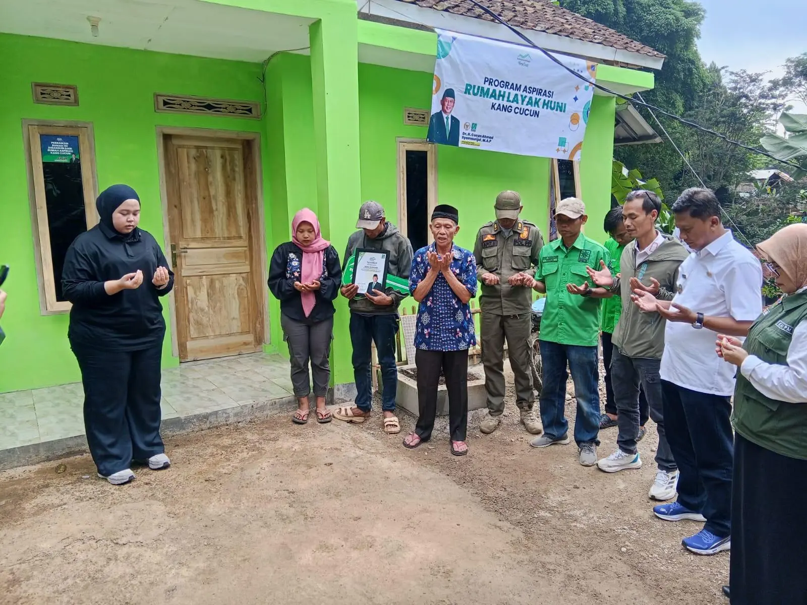 Program Aspirasi Rumah Layak Huni Kang Cucun: Humaira Resmikan Rumah Milik Iwan dan Lili di Desa Tanjungwangi