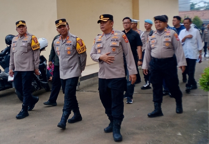 Kapolsek Klari Terima Kunjungan Kapolres Karawang dalam Rangka Pembinaan dan Pengawasan