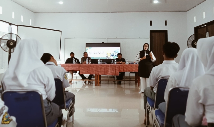 Anggota DPRD Jabar Sri Rahayu Gelar Pendidikan Demokrasi di SMAN 1 Lemahabang