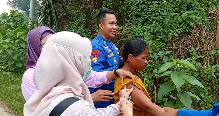 Prioritaskan Keselamatan Jiwa, ODGJ Dievakuasi dari Lokasi Banjir Telukjambe Barat