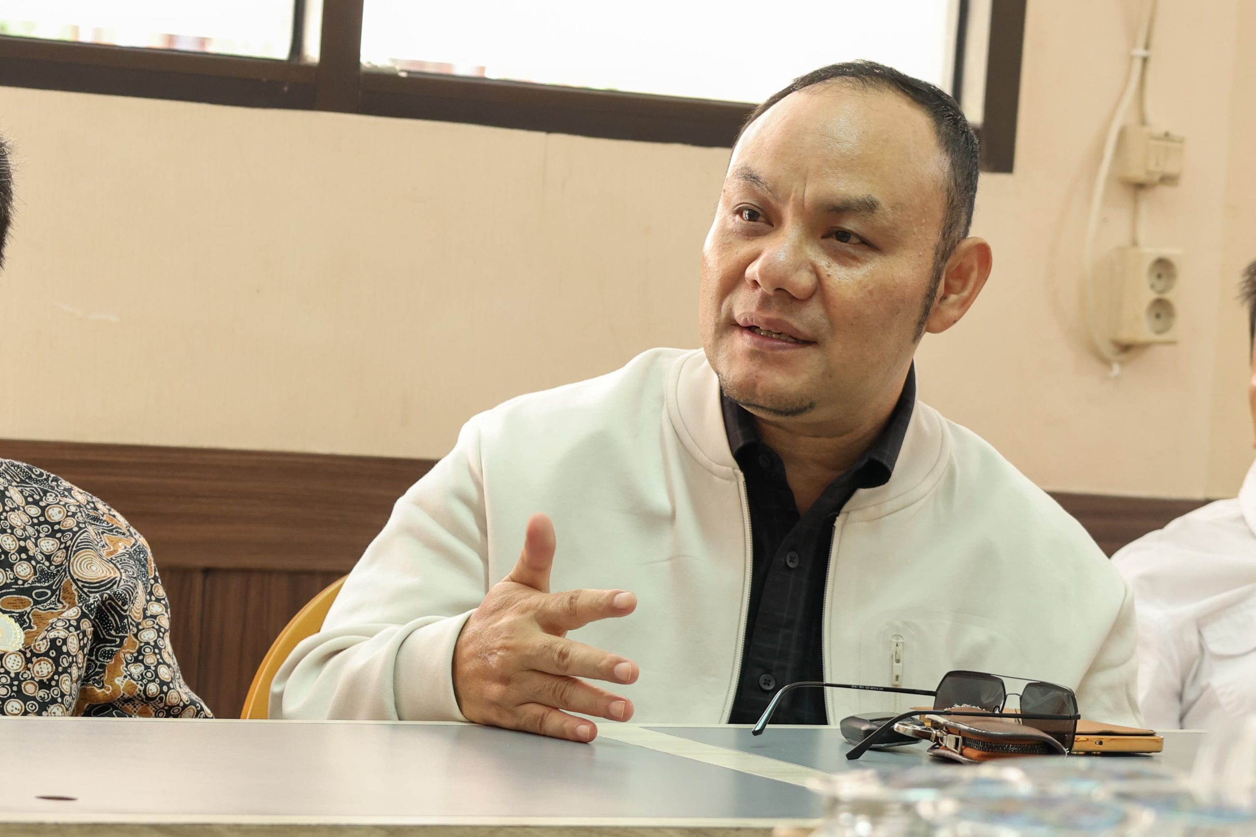 Bapemperda Jabar Dalami Pengelolaan Sampah di KBB, Asep Syamsudin Tekankan Regulasi yang Adaptif