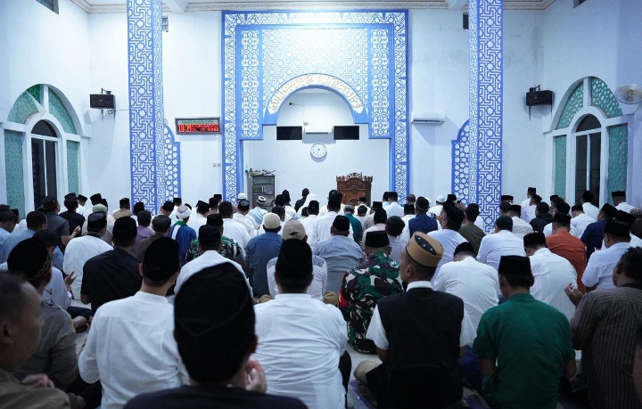 Kapolres Karawang Hadiri Tarawih Keliling Ramadhan 1447 H Bersama Forkopimda