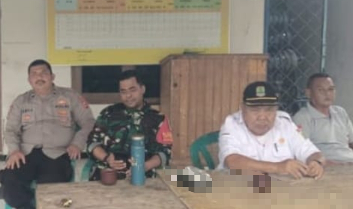 Melalui Sosialisasi Kamtibmas, Sinergitas TNI/Polri Jatisari Sambangi Aparat Desa
