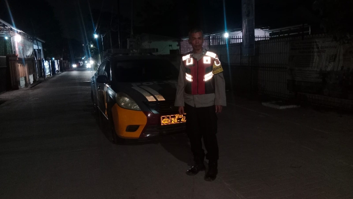 Patroli Permukiman dan Obyek Vital, Unit Samapta Polsek Klari Wujudkan Kamtibmas Jelang Sahur