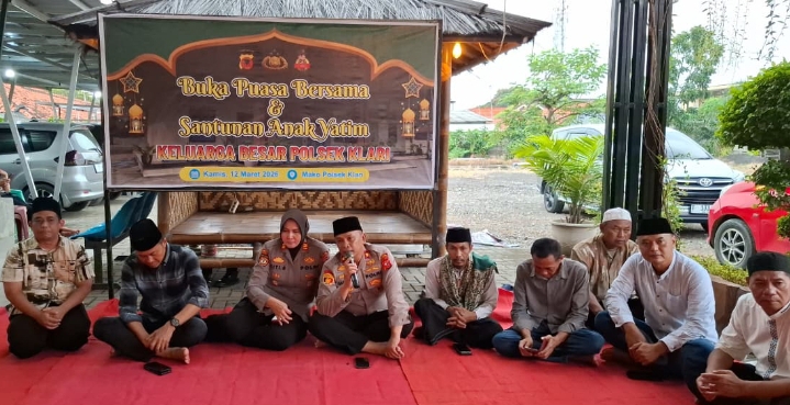 Tingkatkan Silaturahmi Dengan Keluarga Besar Polsek Klari, Kapolsek Gelar Buka Puasa Bersama dan Santuni Anak Yatim