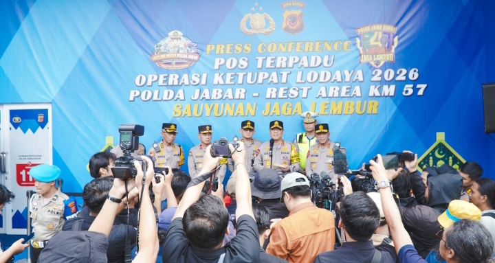 Wakapolri Tinjau Pos Terpadu KM 57, Puji Inovasi Pelayanan Mudik Polda Jabar dan Polres Karawang