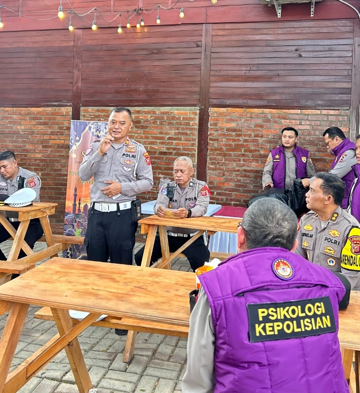 Jaga Mental Personel Ops Ketupat Lodaya 2026, Polres Karawang Gelar Pendampingan Psikologis di Rest Area KM 57