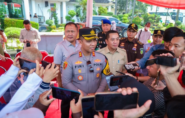 Mudik Aman, Keluarga Bahagia” Polres Karawang Berangkatkan Pemudik Gratis Lebaran 2026