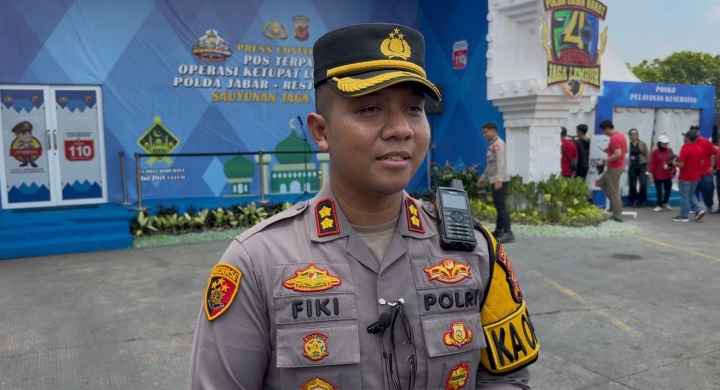 Kapolres Karawang Imbau Pemudik Ikuti Arahan Petugas Terkait Pemberlakuan Contraflow di Tol Japek