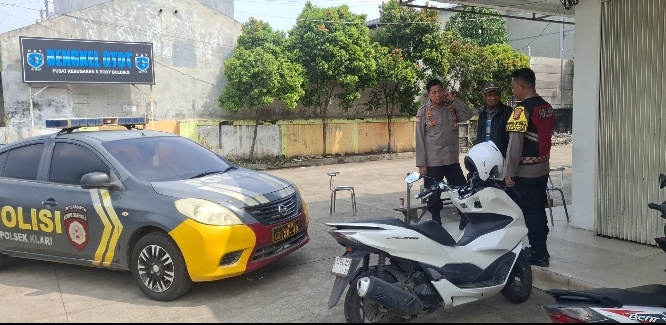 Pawas Bersama Anggita Samapta Polsek Klari Patroli KRYD Siang, Himbau Juru Parkir Alfamart Tentan Kamtibmas